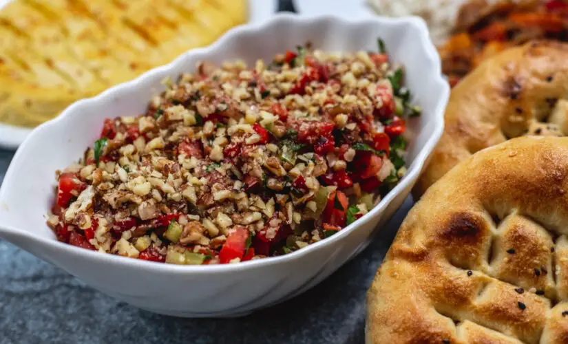 Salada marroquina refrescante com cuscuz, legumes e um toque cítrico especial