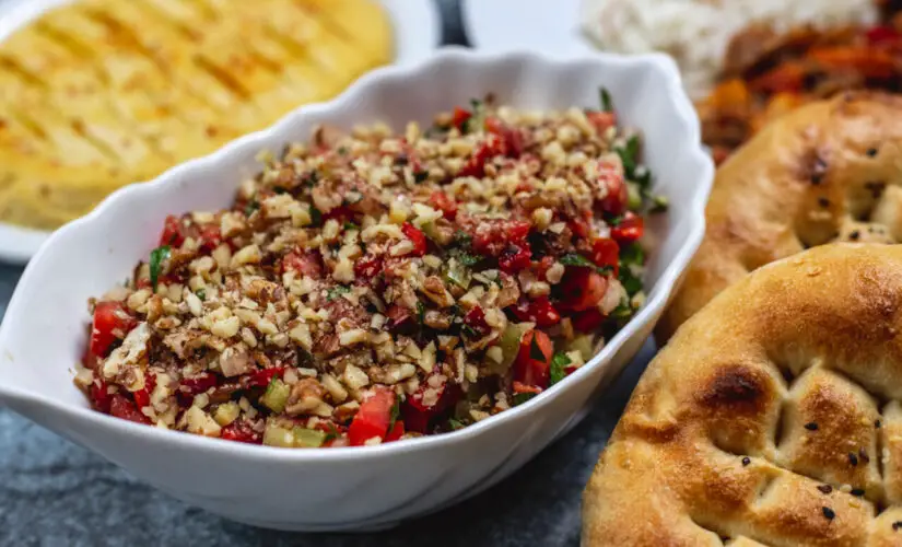 Salada marroquina refrescante com cuscuz, legumes e um toque cítrico especial