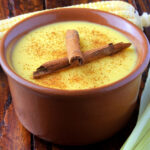Curau de milho verde cremoso, docinho e com aquele sabor de festa junina