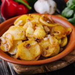 Batata sauté dourada, crocante por fora e macia por dentro perfeita para acompanhar qualquer refeição
