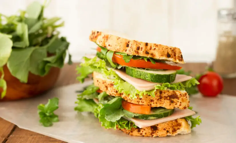 Sanduíche natural fácil, leve e delicioso perfeito para lanches, piqueniques e refeições rápidas