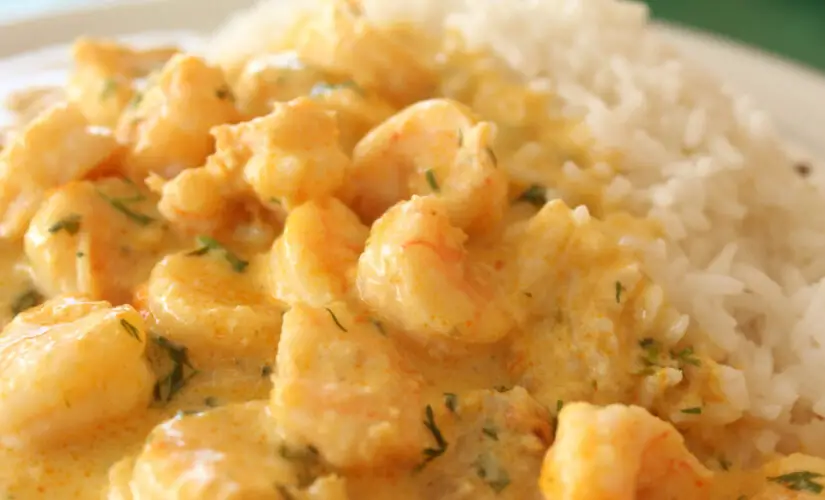 Estrogonofe de camarão uma receita cremosa sofisticada e cheia de sabor