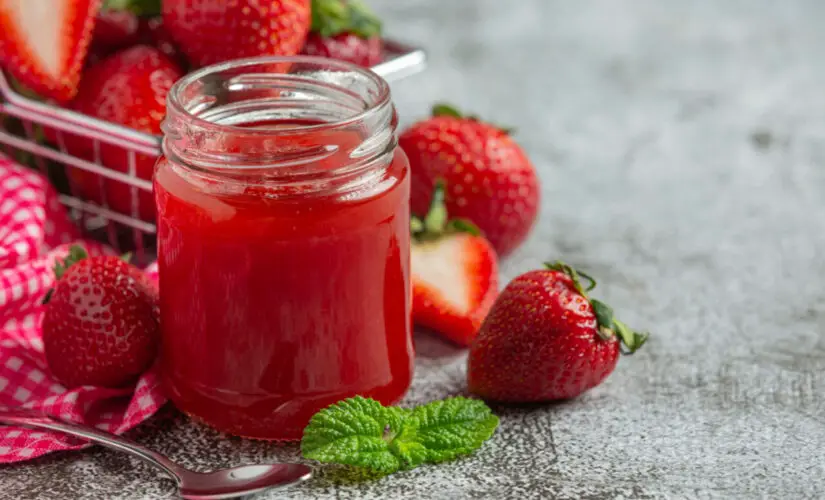 Geleia de Morango Caseira Fácil Deliciosa e Cheia de Sabor