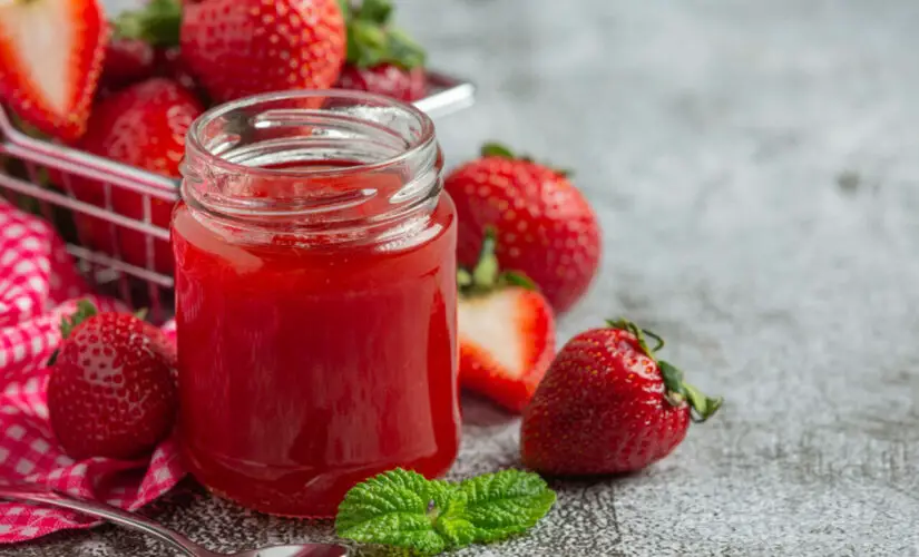 Geleia de Morango Caseira Fácil Deliciosa e Cheia de Sabor