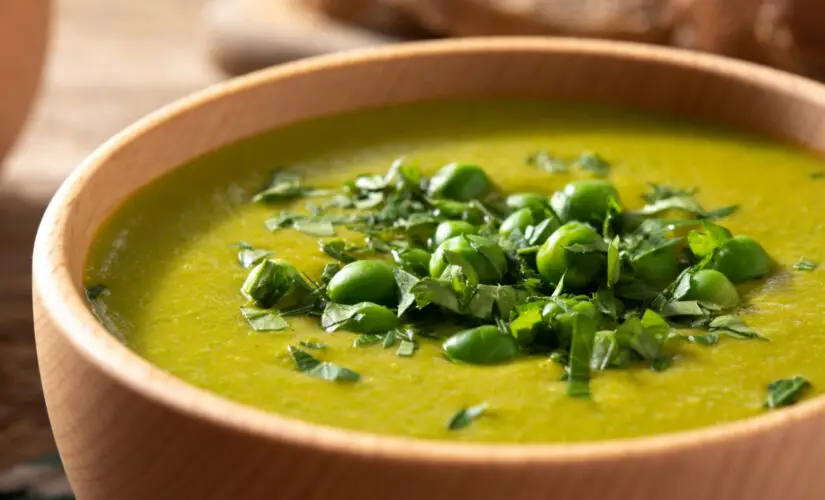 Caldo Verde Com Batata Cremoso Quentinho e Muito Saboroso Perfeito Para Dias Frios