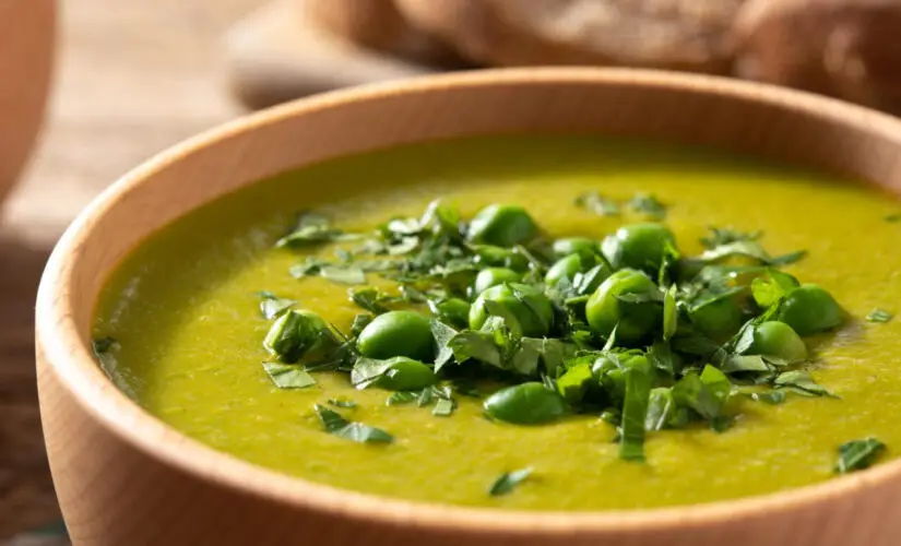 Caldo Verde Com Batata Cremoso Quentinho e Muito Saboroso Perfeito Para Dias Frios