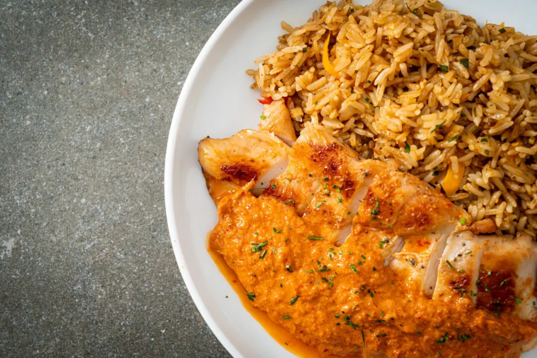 Arroz de forno com frango igual aquele de domingo na casa da mãe