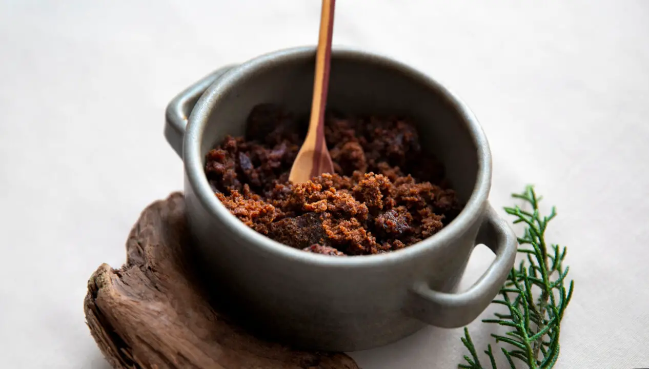 Brownie de caneca fácil, rápido e chocolatudo pronto em 2 minutos
