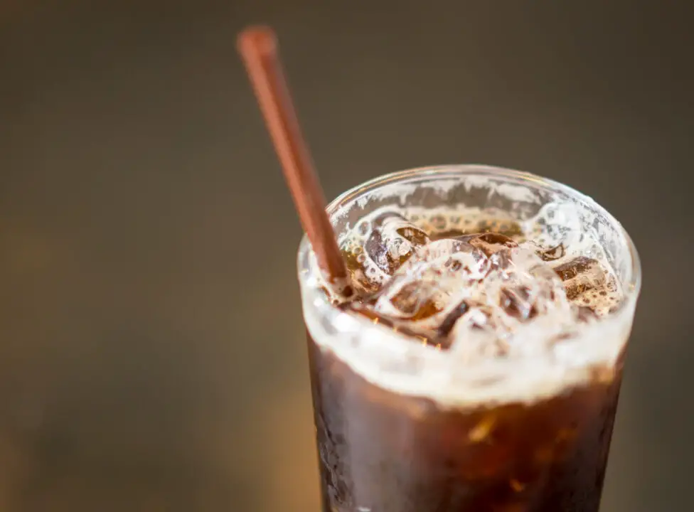 Café gelado cremoso e refrescante para os dias quentes