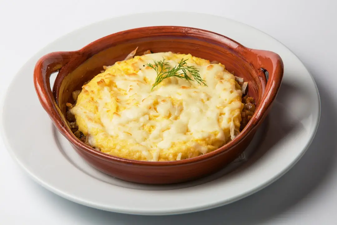Escondidinho de Frango com Mandioca que Traz o Sabor das Refeições em Família