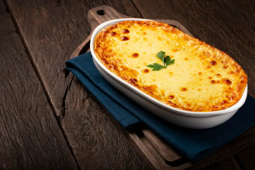 Escondidinho de frango com mandioca com sabor de comida feita com amor