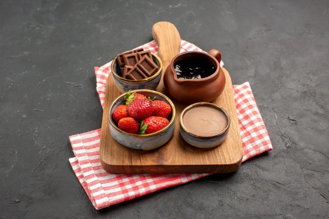 Fondue de chocolate cremoso que aquece o coração e reúne todo mundo à mesa