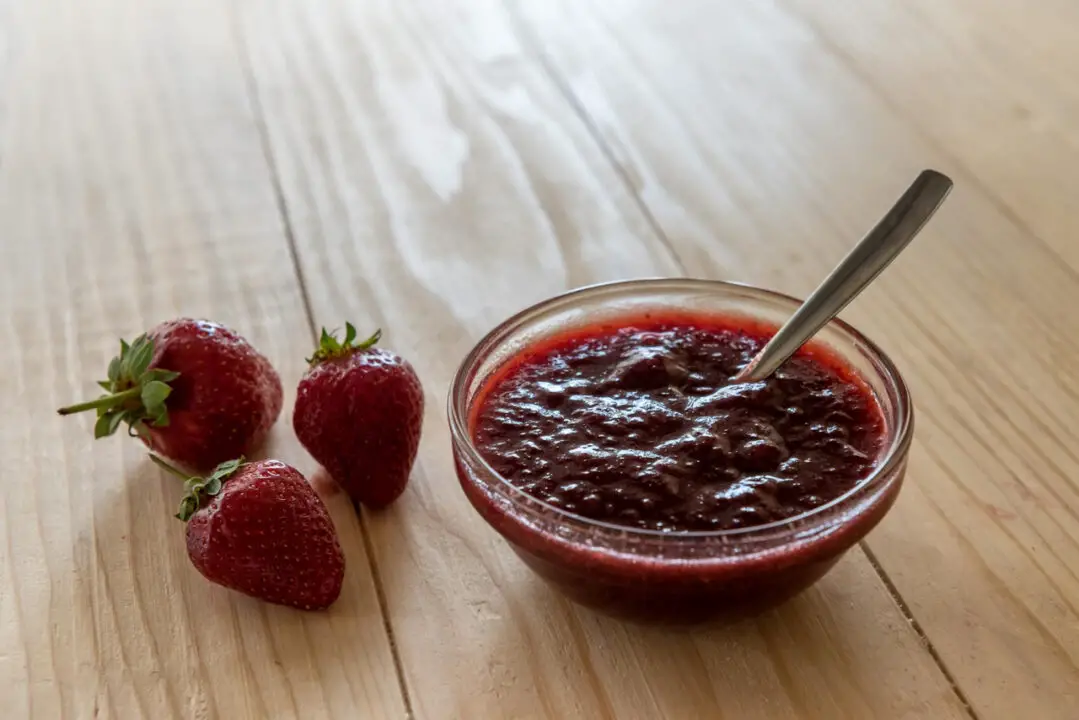 Geleia de Morango Caseira Fácil Deliciosa e Cheia de Sabor