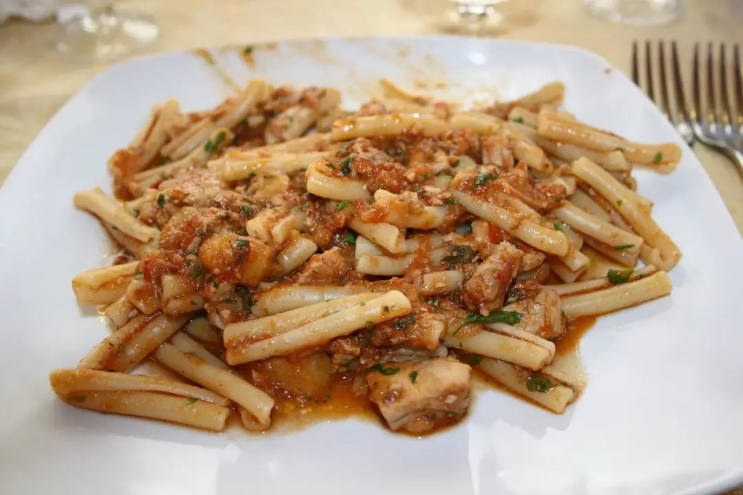 Macarrão com sardinha um prato simples prático e cheio de sabor