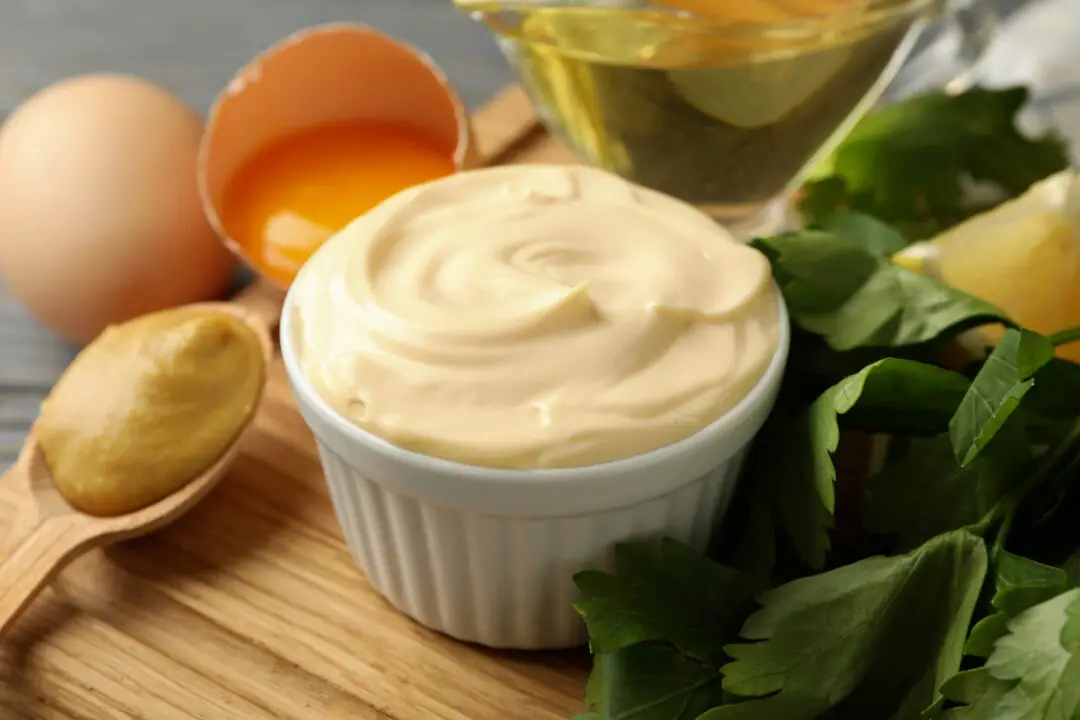 Maionese com ovo cozido cremosa fácil e perfeita para qualquer refeição