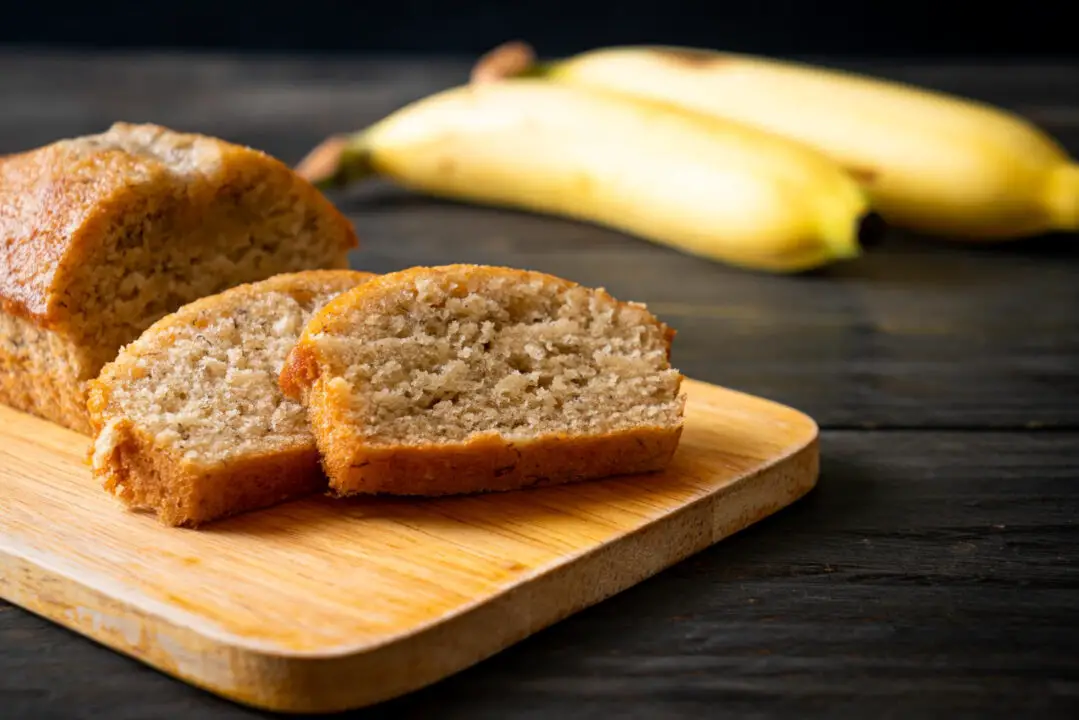 Sem Açúcar! Faça Bolo de Banana com Aveia e 3 Ingredientes