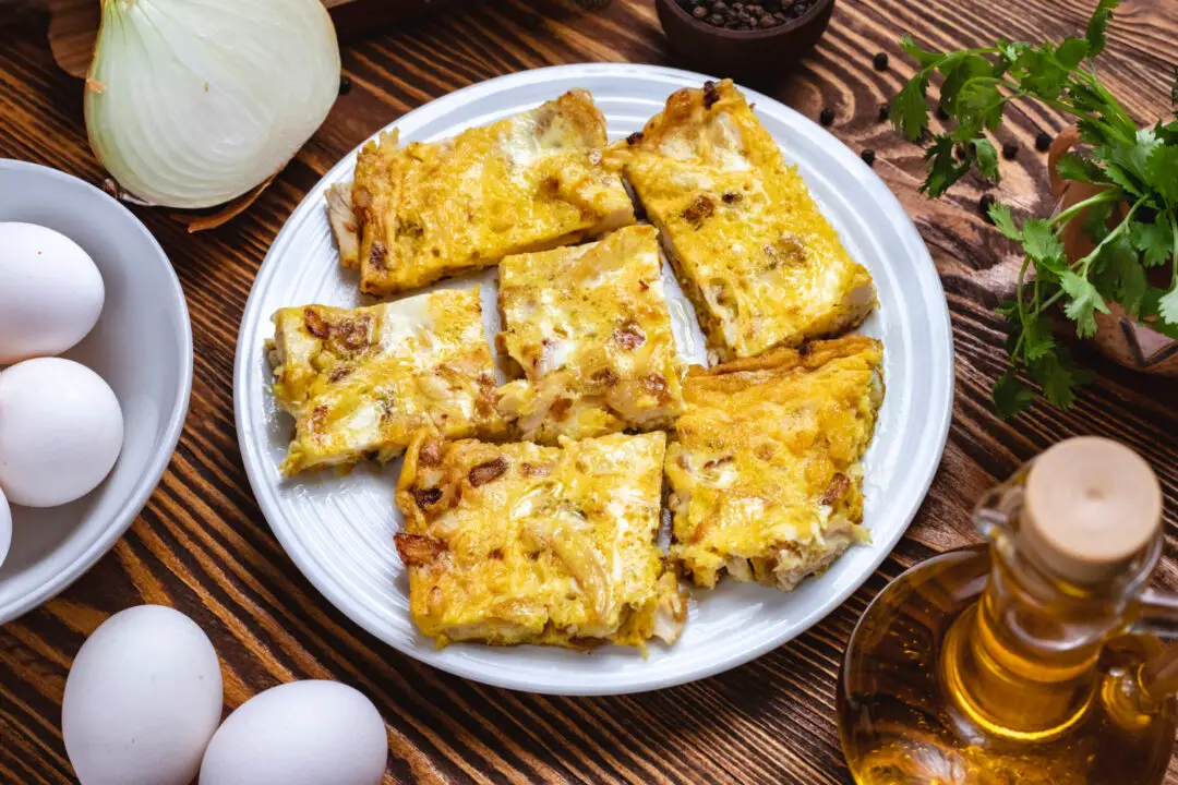 Omelete de forno fácil saudável e delicioso perfeito para qualquer refeição
