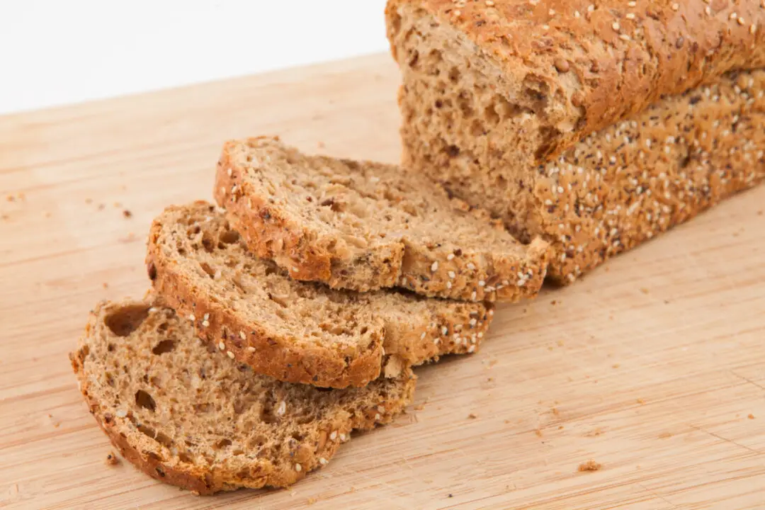 Pão sem glúten fácil fofinho e delicioso perfeito para qualquer momento