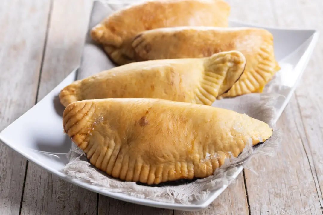 Como Fazer Pastel de Massa Cozida com Sabor de Vó!
