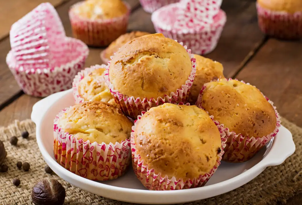 Receita de Bolinho de Leite Condensado Simples e Delicioso