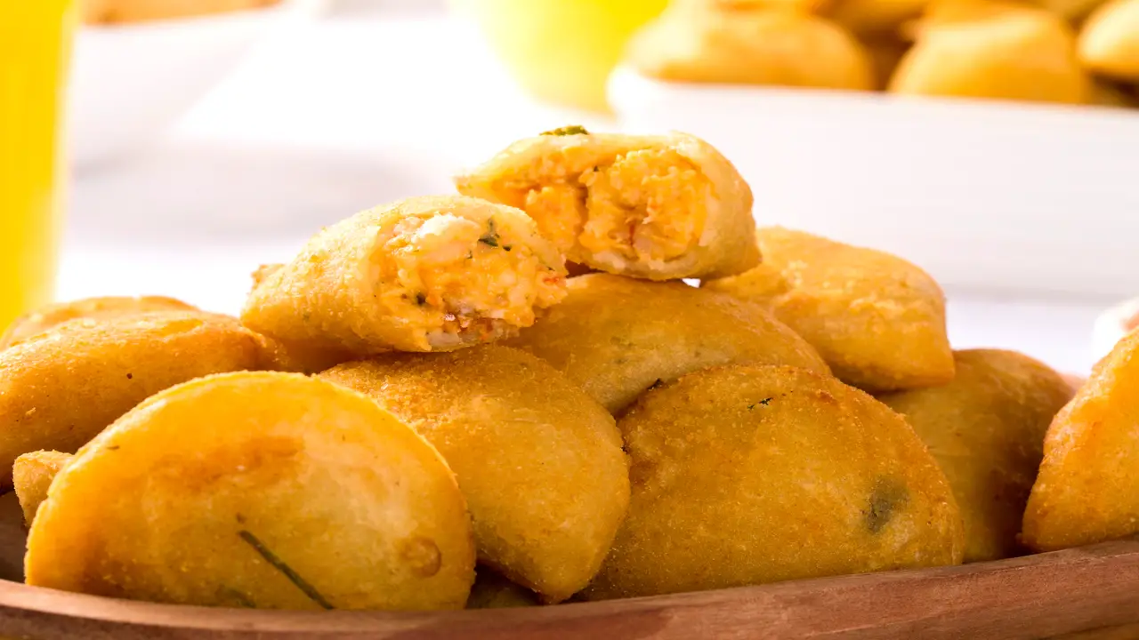 Receita de Pastel de Massa Cozida Assado ou Frito