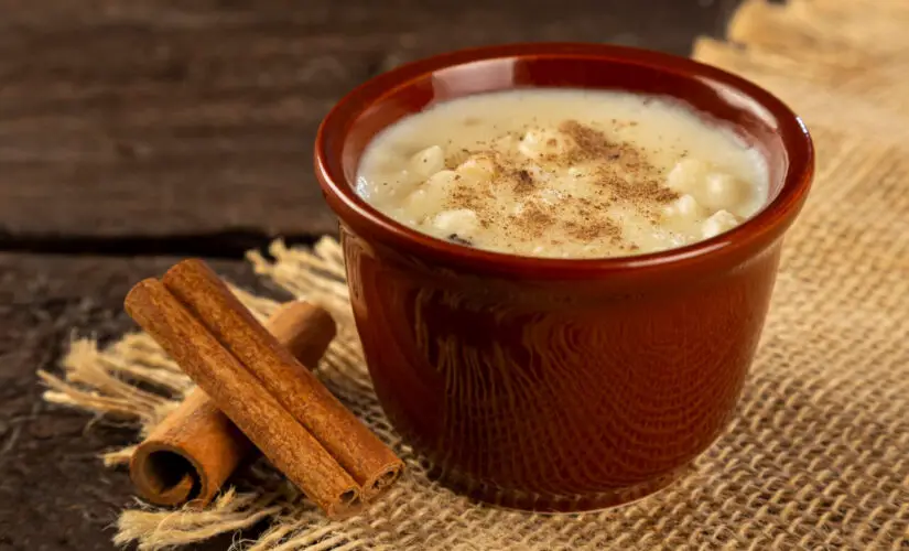 Canjica com Leite Condensado e Coco para Aquecer as Noites e o Coração