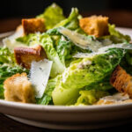 Salada Caesar Receita Clássica e Refrescante que Transforma Qualquer Refeição