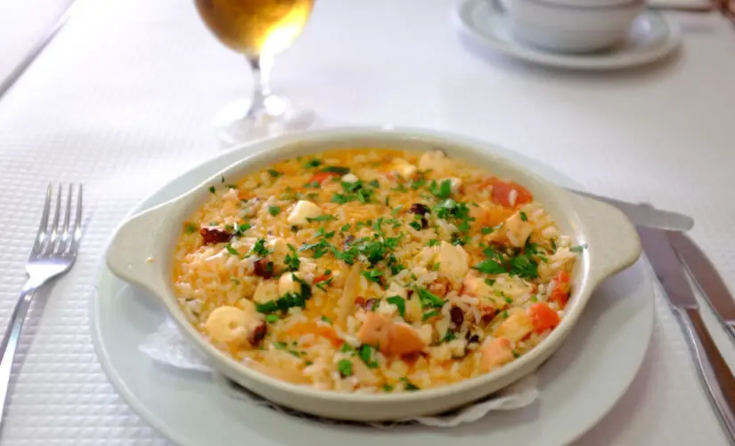 Risoto de Frango Receita Cremosa para Aquecer Corações e Reunir a Família