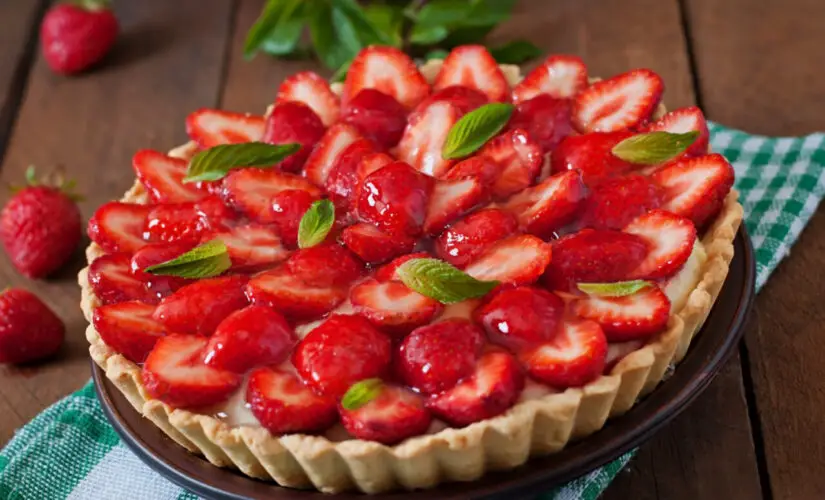 Torta de Morango Receita Delicada com Sabor de Festa e Memórias Afetivas