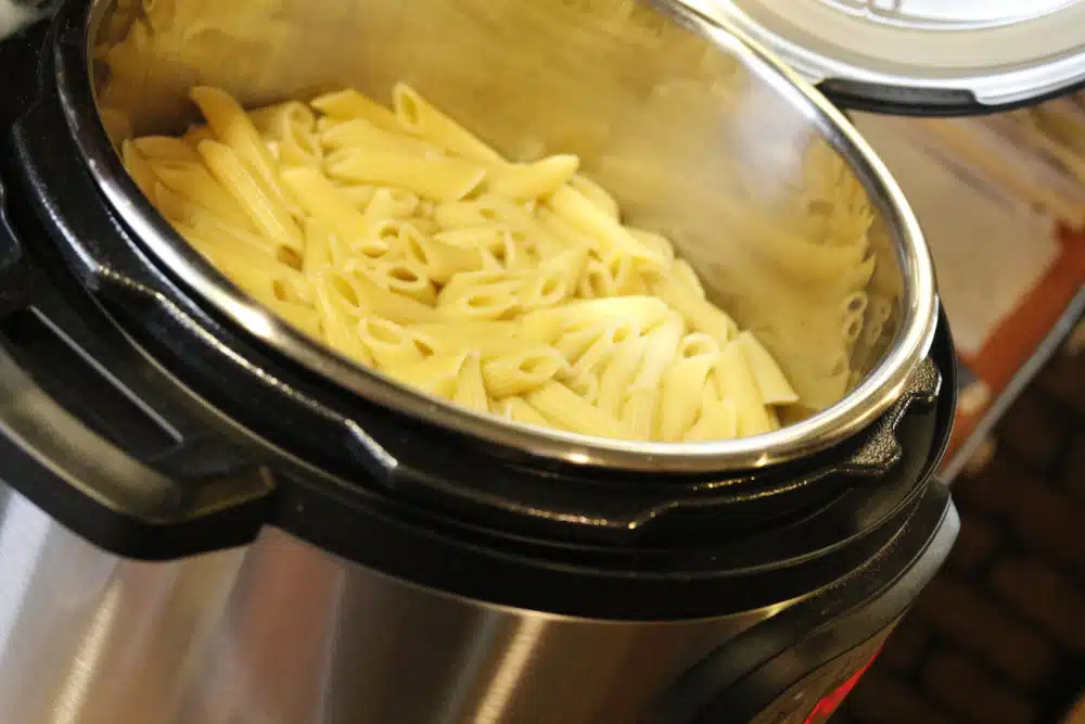 Macarrão na Panela de Pressão: Facilidade e Sabor em um Só Prato