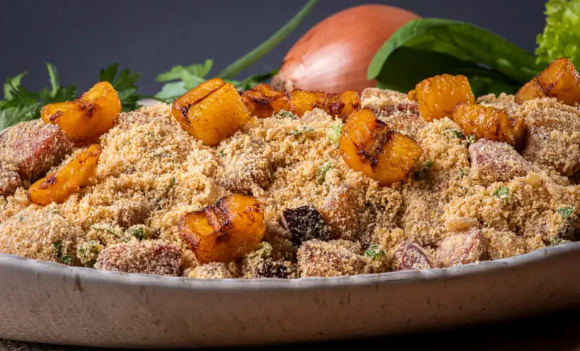Farofa de Banana da Terra Sabor de Casa, Tradição e Afeto em Cada Garfada