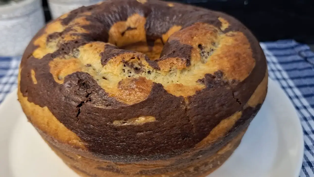 Bolo Mesclado Fofinho de Liquidificador Sabor de Infância e Cheiro de Casa