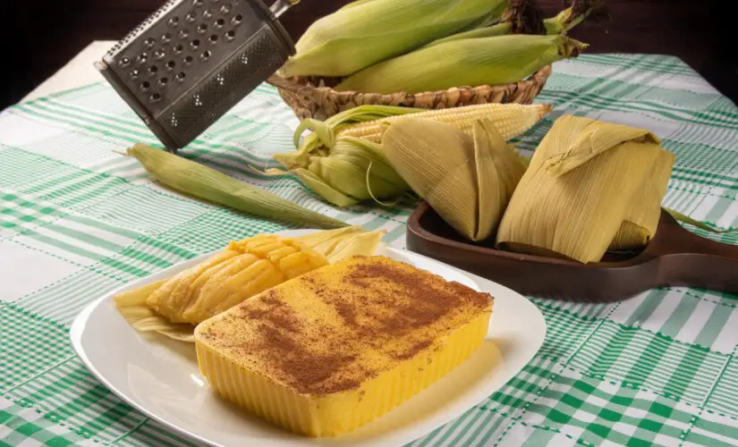 Bolo pamonha que traz o sabor da roça direto pro seu forno