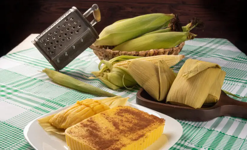 Bolo pamonha que traz o sabor da roça direto pro seu forno
