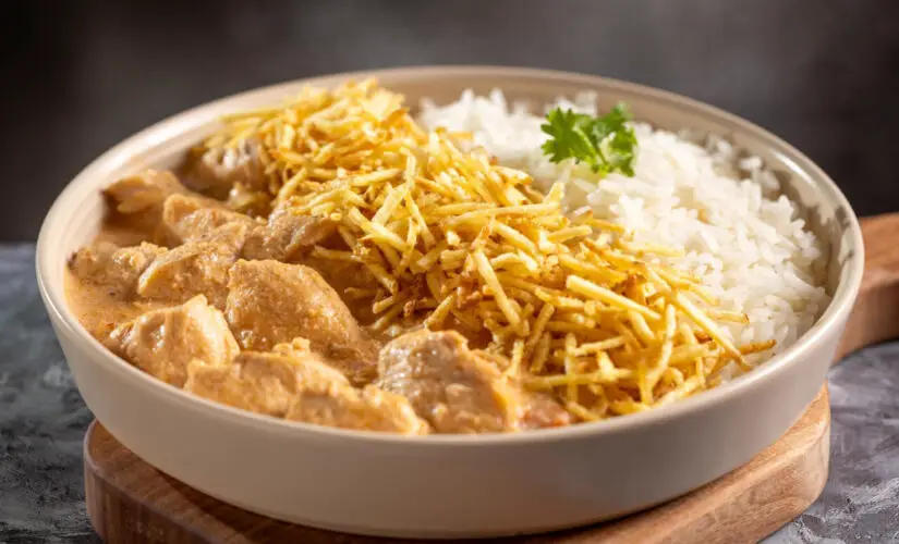Strogonoff de Frango Sabor de Família e Almoços Especiais