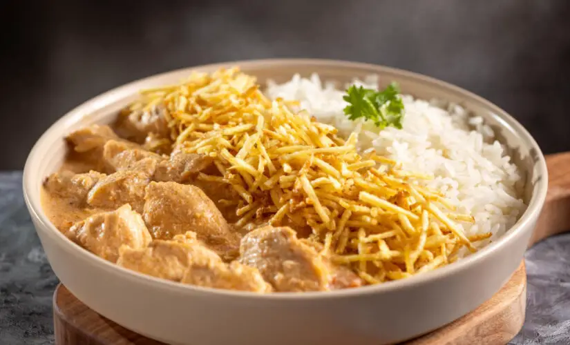 Strogonoff de Frango Sabor de Família e Almoços Especiais