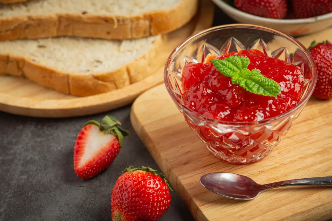 Geleia de Morango Sabor de Infância, Doçura Caseira e Lembranças Afetivas