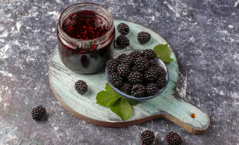 Geleia de Morango Sabor de Infância, Doçura Caseira e Lembranças Afetivas