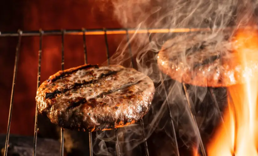 Receita de Hambúrguer Caseiro Artesanal Pronta em 25 Minutos
