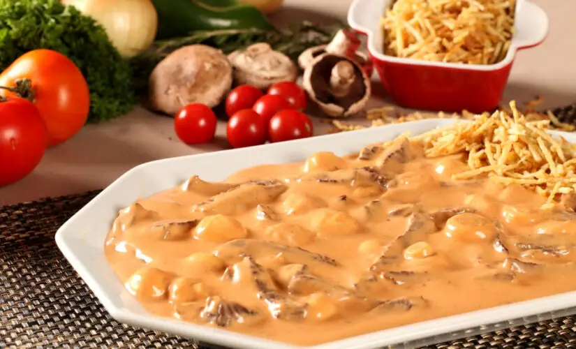 Strogonoff de Frango Uma Receita Afetiva que Une Gerações