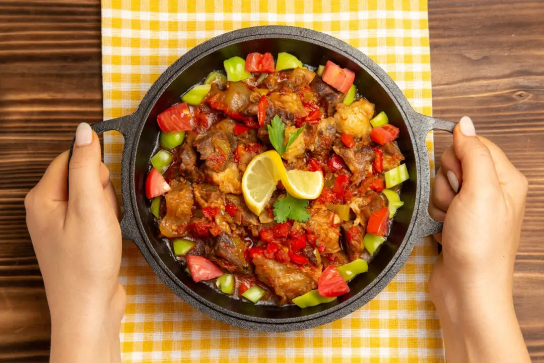 Frango Xadrez Receita Oriental de Família Para um Almoço Cheio de Cor e Sabor