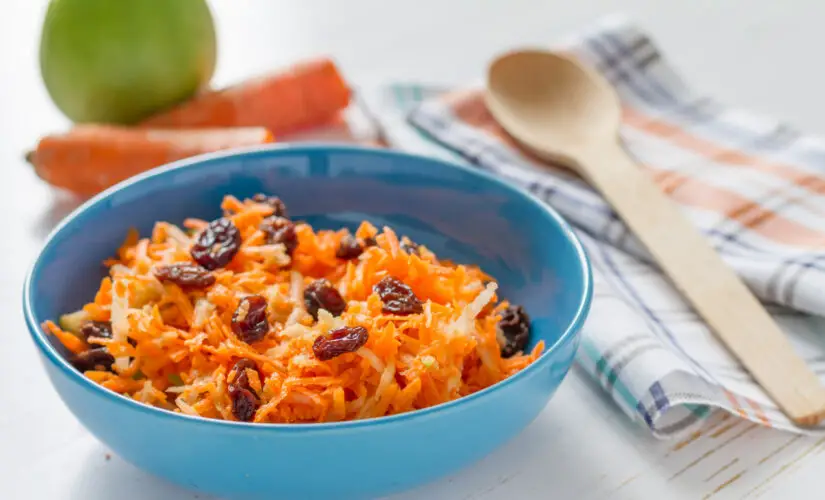 Farofa de Cenoura Receita Simples e Colorida Para Deixar a Mesa Ainda Mais Gostosa