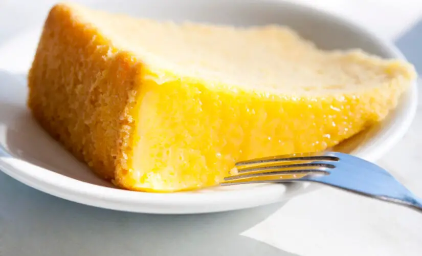 Bolo Cremoso de Milho de Lata com Leite Condensado Para Relembrar o Sabor da Roça
