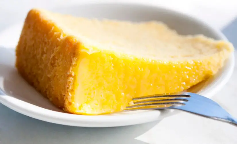 Bolo Cremoso de Milho de Lata com Leite Condensado Para Relembrar o Sabor da Roça