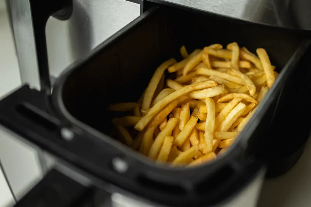 Batata frita na air fryer é aquele acompanhamento crocante