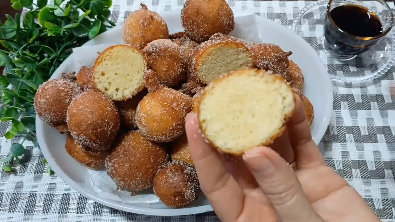 Bolinho de Chuva Doce Nostalgia e Afeto em Forma de Receita