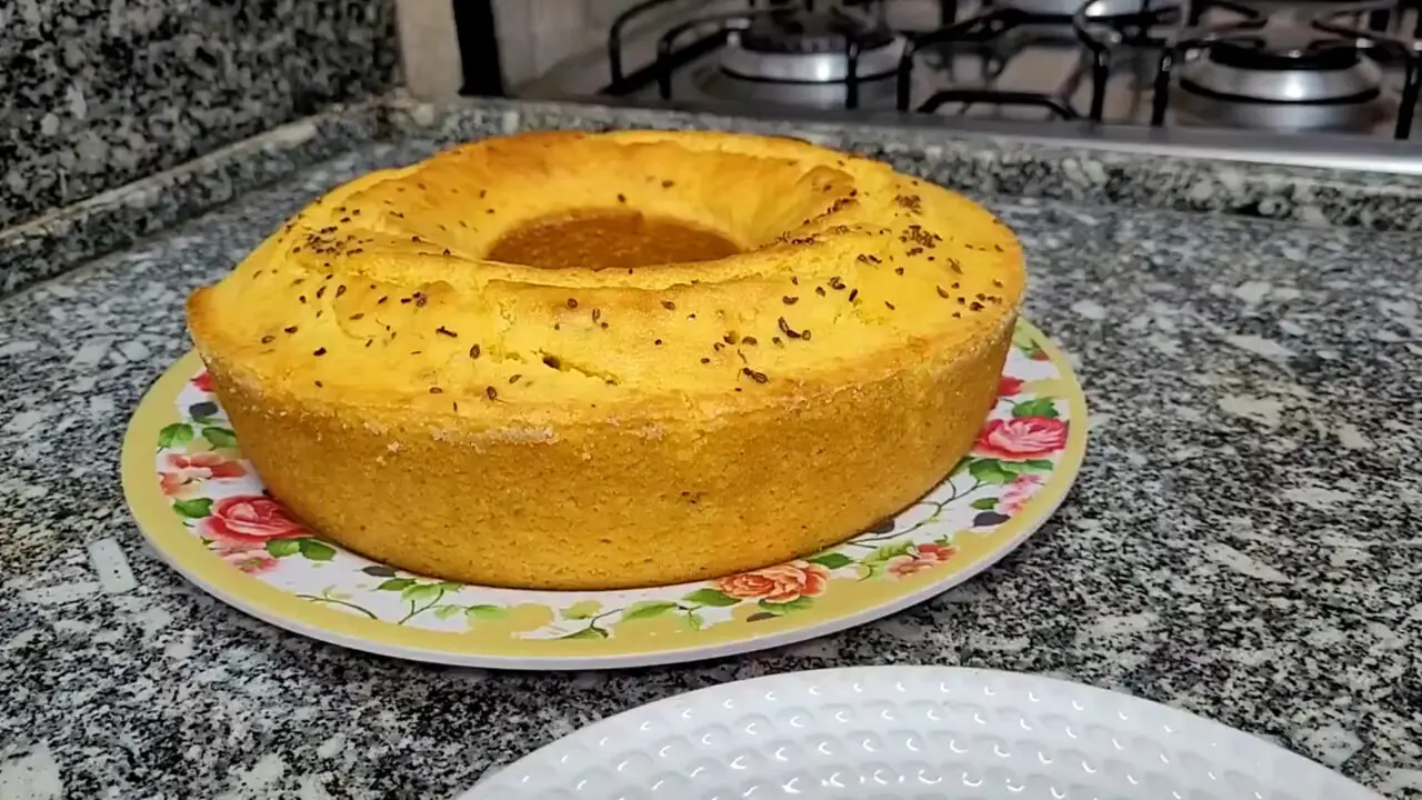 Bolo de Fubá Fofinho da Vovó Sabor de Infância, Carinho e Café Quentinho