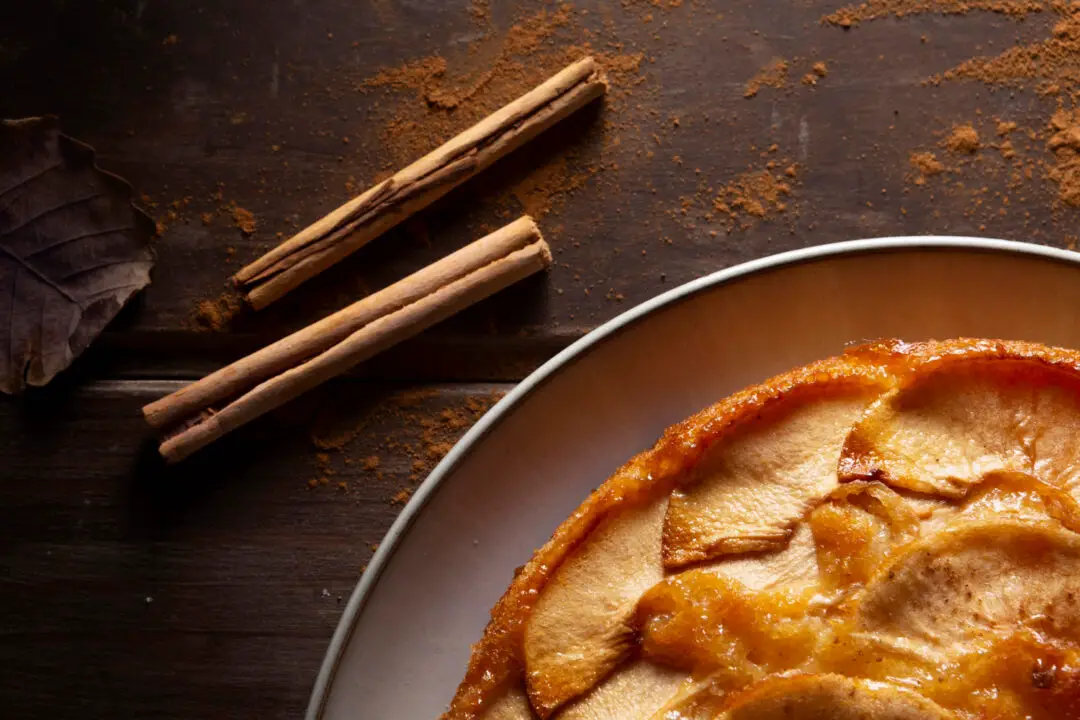 Bolo de Maçã Receita Caseira com Cheiro de Infância