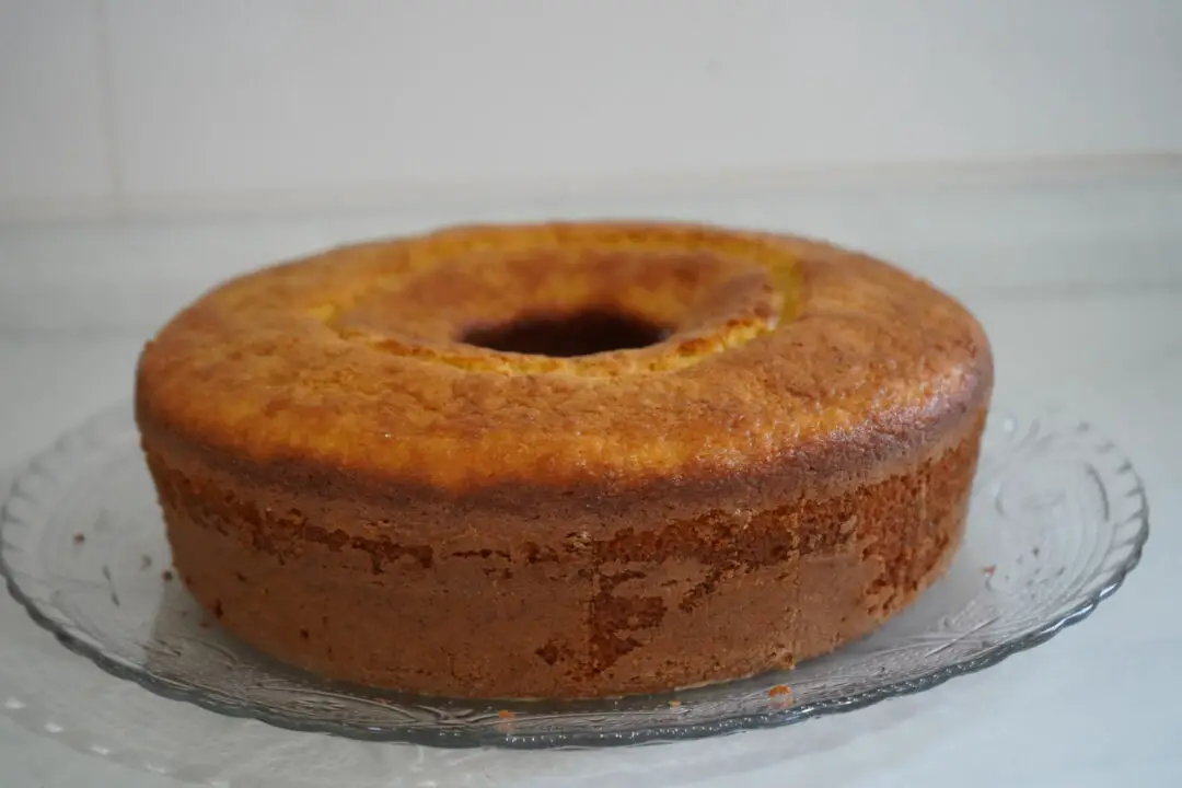 Bolo simples tamanho família com gosto de aconchego e fartura