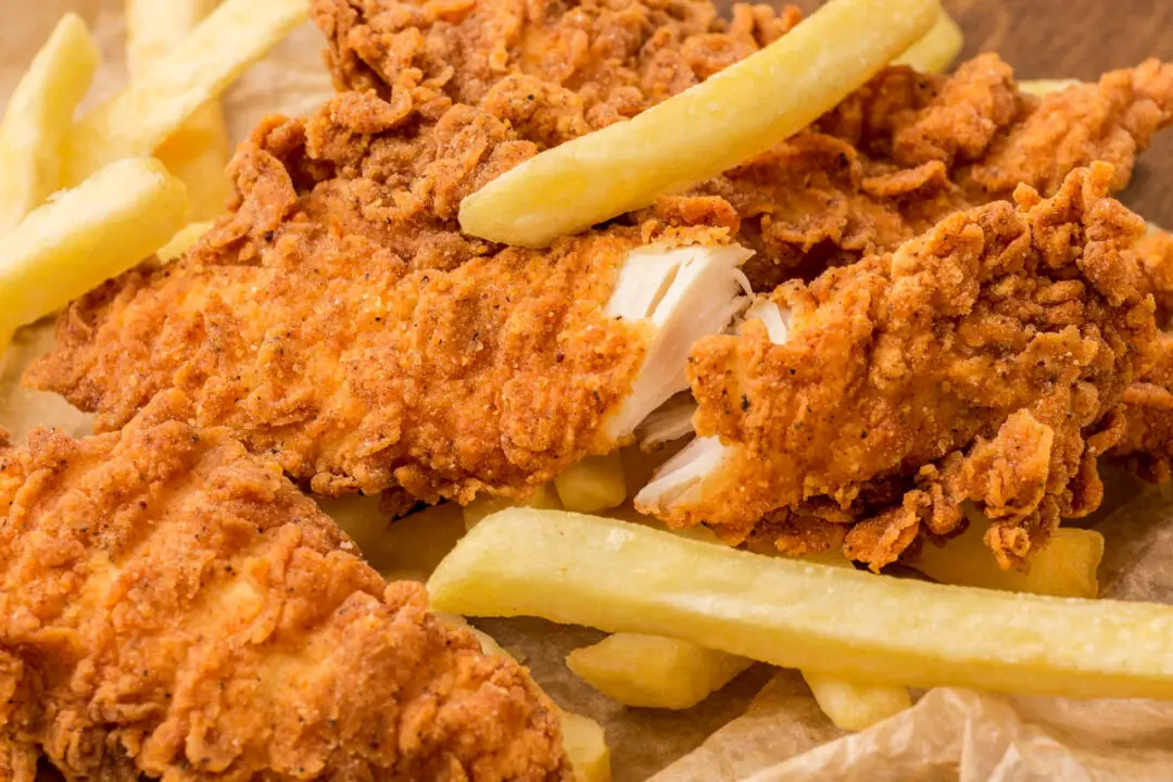 Frango à Milanesa Receita Crocante e Clássica que Faz Sucesso em Qualquer Refeição